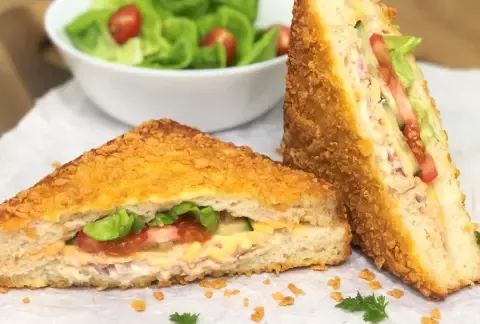 Cheesy Crunch Tuna Sandwich